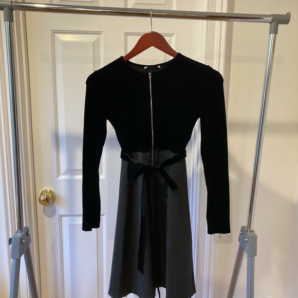 Blumarime dress. Velvet top-to-waist/wool from waist down. Embroidery. Size 6 - Picture 2 of 10